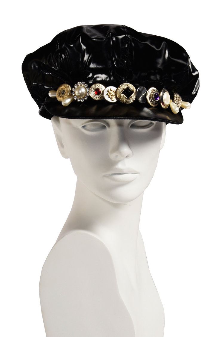 WEALTHY HAT